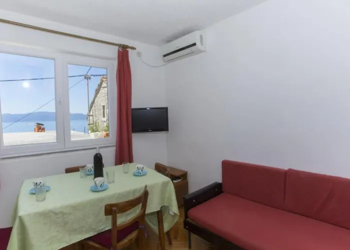 Two Bedroom With Terrace בריסט