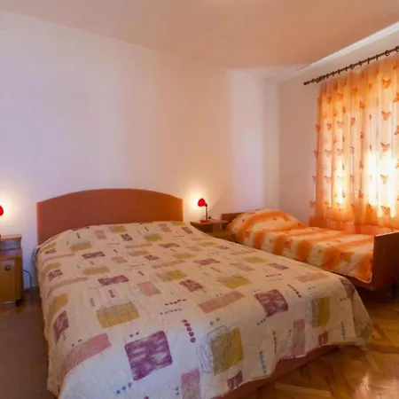 Two Bedroom With Terrace * Brist