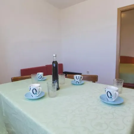 Two Bedroom With Terrace * Brist